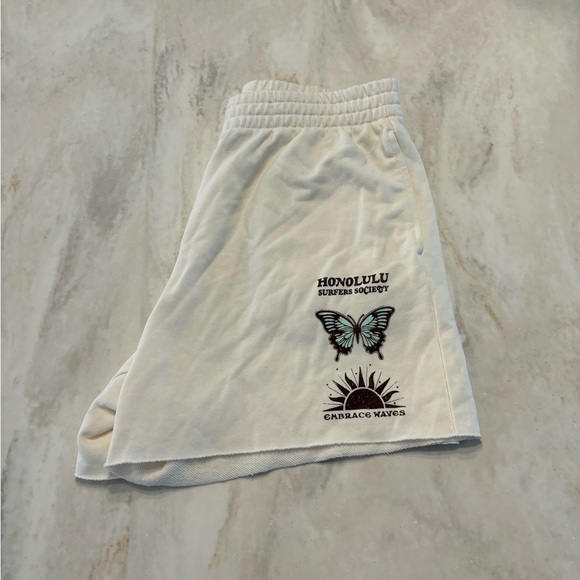 Size Small White H&M Divided Sweat Shorts. - Picture 2 of 5